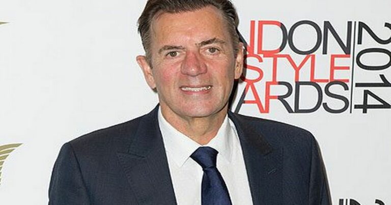 Dragons Den star Duncan Bannatyne, 74, in hospital as his wife shares update