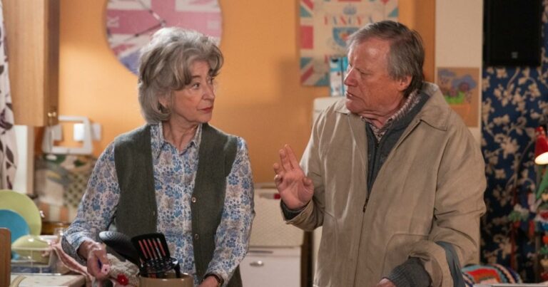 Romance hopes in Corrie as Evelyn and Roy move in together