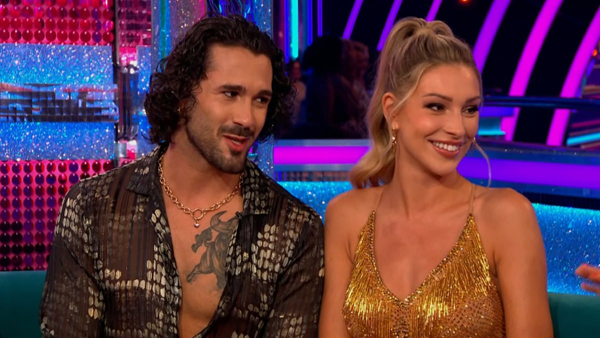 Strictly fans hail Zara McDermott and Graziano Di Prima &apos;hottest pair&apos;