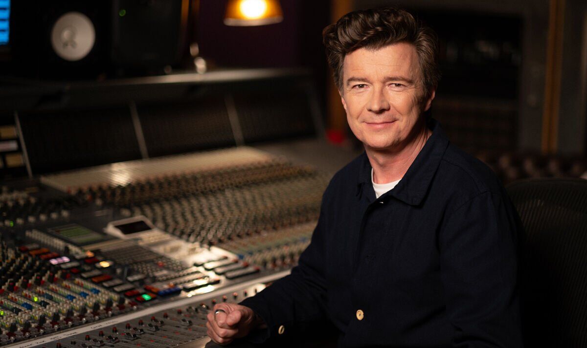 Rick Astley – I dont want to miss out on life because of hearing loss