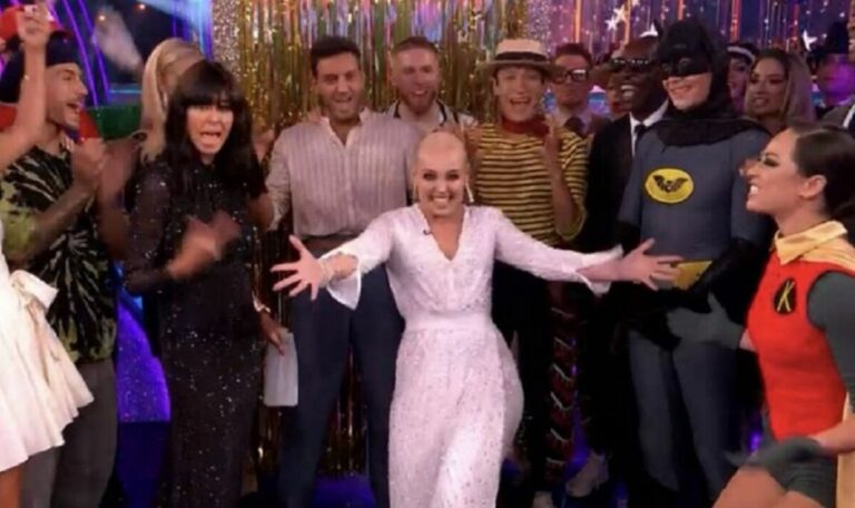 Strictly fans in tears as Amy Dowden appears on show without wig