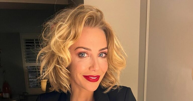 Laura Hamilton channels ‘Marilyn Monroe’ as she sizzles in plunging blazer
